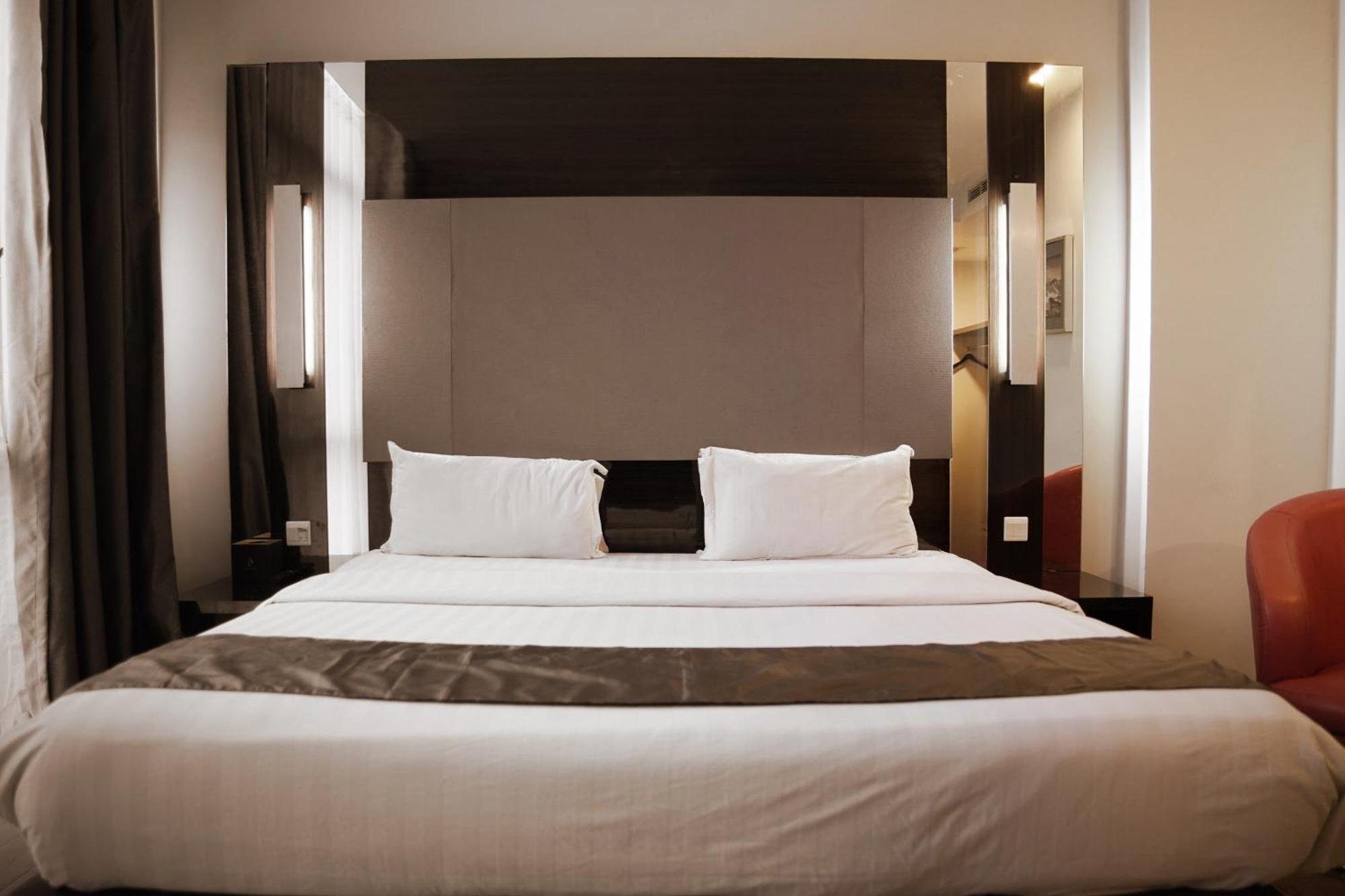Dreamtel Hotel 3*